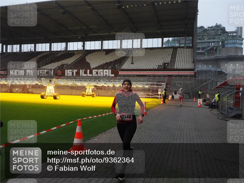 07.12.2025 - St. Pauli X-Mass-Run No. 15 Fabian Wolf http://msf.ph/oto/9362364 07.12.2025 10:00:40 Ziel 855, 1418, 1976, 2348, 3084 meine-sportfotos.de