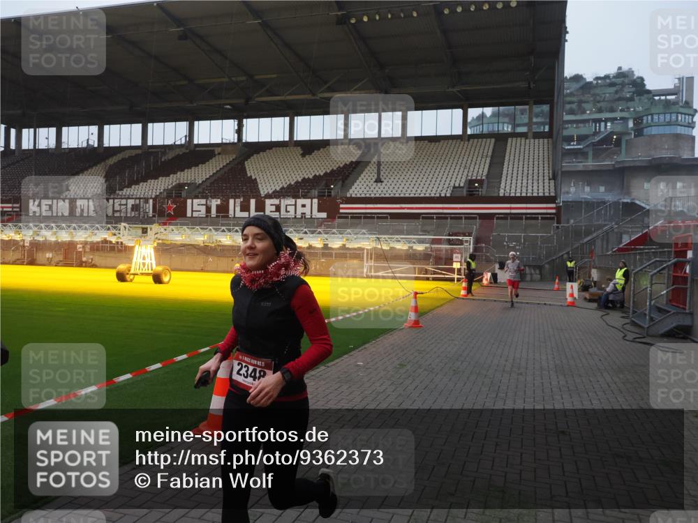 07.12.2025 - St. Pauli X-Mass-Run No. 15 Fabian Wolf http://msf.ph/oto/9362373 07.12.2025 10:00:40 Ziel 855, 1418, 1976, 2348, 3084 meine-sportfotos.de