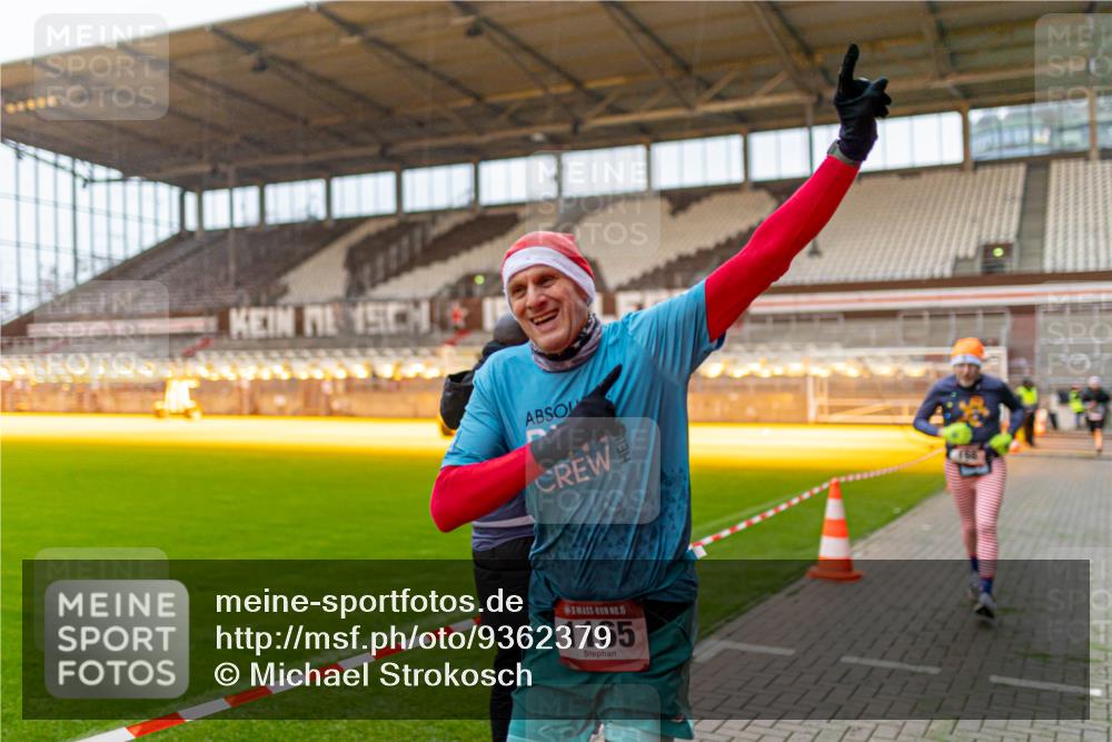 07.12.2025 - St. Pauli X-Mass-Run No. 15 Michael Strokosch http://msf.ph/oto/9362379 07.12.2025 10:56:46 Laufen 15, 15, 1165 meine-sportfotos.de