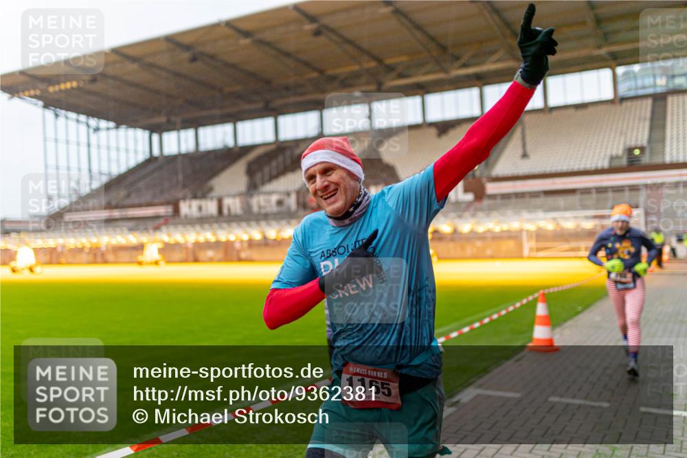 07.12.2025 - St. Pauli X-Mass-Run No. 15 Michael Strokosch http://msf.ph/oto/9362381 07.12.2025 10:56:46 Laufen 15, 15, 1165 meine-sportfotos.de