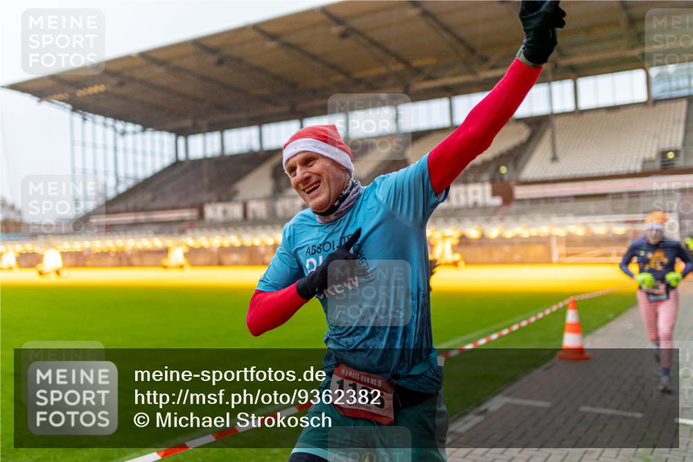 07.12.2025 - St. Pauli X-Mass-Run No. 15 Michael Strokosch http://msf.ph/oto/9362382 07.12.2025 10:56:46 Laufen 44, 15, 1165 meine-sportfotos.de