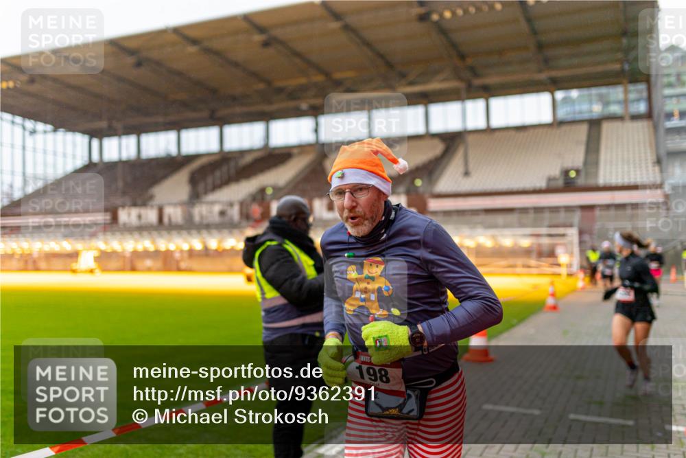 07.12.2025 - St. Pauli X-Mass-Run No. 15 Michael Strokosch http://msf.ph/oto/9362391 07.12.2025 10:56:47 Laufen 198 meine-sportfotos.de