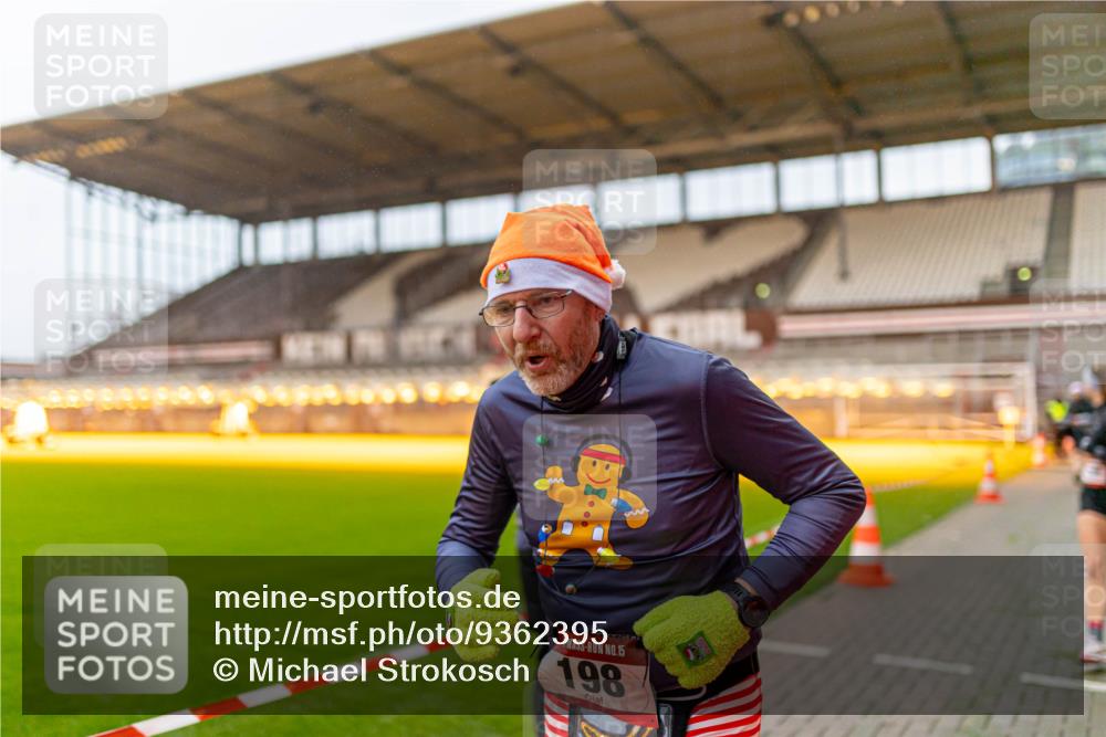 07.12.2025 - St. Pauli X-Mass-Run No. 15 Michael Strokosch http://msf.ph/oto/9362395 07.12.2025 10:56:47 Laufen 15, 198 meine-sportfotos.de