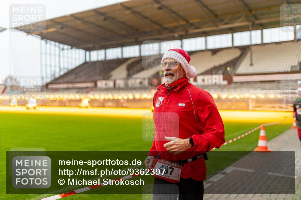 07.12.2025 - St. Pauli X-Mass-Run No. 15 Michael Strokosch http://msf.ph/oto/9362397 07.12.2025 10:56:59 Laufen 15, 497 meine-sportfotos.de