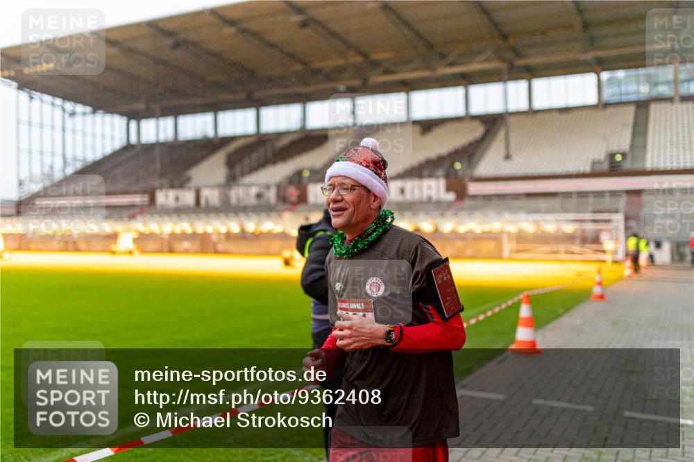 07.12.2025 - St. Pauli X-Mass-Run No. 15 Michael Strokosch http://msf.ph/oto/9362408 07.12.2025 10:57:00 Laufen 5, 19, 57 meine-sportfotos.de