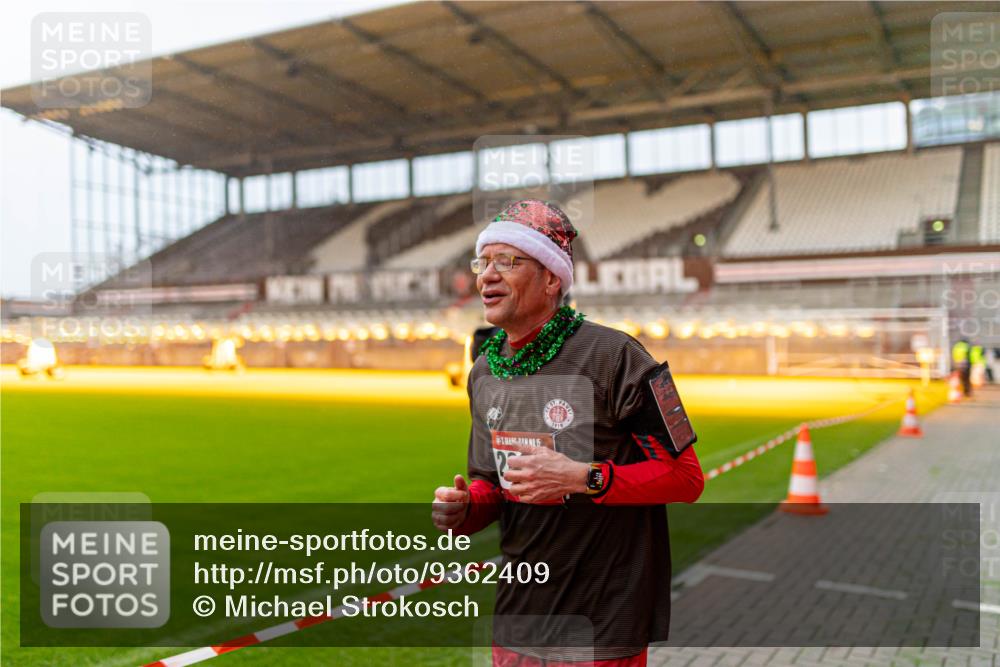 07.12.2025 - St. Pauli X-Mass-Run No. 15 Michael Strokosch http://msf.ph/oto/9362409 07.12.2025 10:57:00 Laufen 2 meine-sportfotos.de