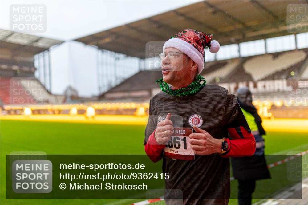 07.12.2025 - St. Pauli X-Mass-Run No. 15 Michael Strokosch http://msf.ph/oto/9362415 07.12.2025 10:57:01 Laufen 15, 861 meine-sportfotos.de