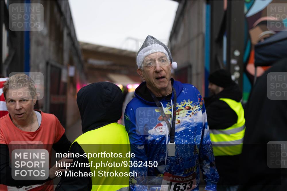07.12.2025 - St. Pauli X-Mass-Run No. 15 Michael Strokosch http://msf.ph/oto/9362450 07.12.2025 10:59:01 Laufen 1633 meine-sportfotos.de