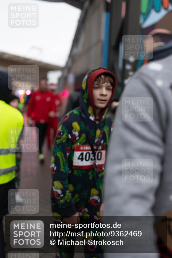 07.12.2025 - St. Pauli X-Mass-Run No. 15 Michael Strokosch http://msf.ph/oto/9362469 07.12.2025 10:59:11 Laufen 4030 meine-sportfotos.de