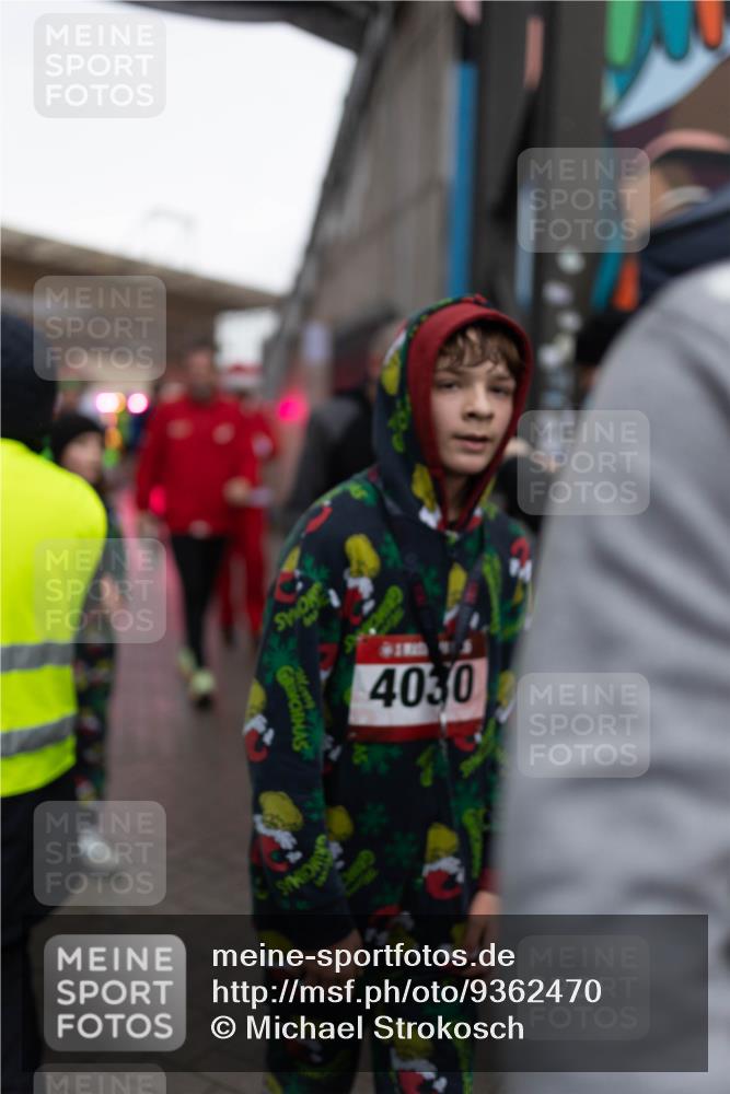 07.12.2025 - St. Pauli X-Mass-Run No. 15 Michael Strokosch http://msf.ph/oto/9362470 07.12.2025 10:59:11 Laufen 31, 4030 meine-sportfotos.de
