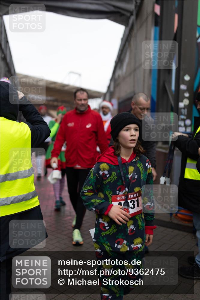07.12.2025 - St. Pauli X-Mass-Run No. 15 Michael Strokosch http://msf.ph/oto/9362475 07.12.2025 10:59:13 Laufen 5, 31 meine-sportfotos.de