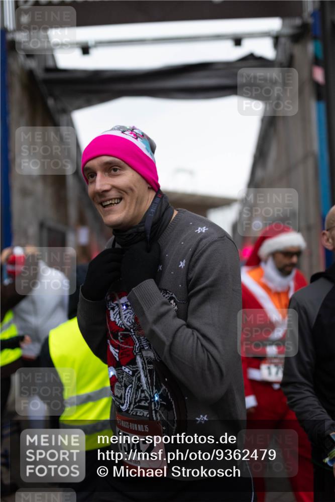 07.12.2025 - St. Pauli X-Mass-Run No. 15 Michael Strokosch http://msf.ph/oto/9362479 07.12.2025 10:59:18 Laufen 15, 542, 17 meine-sportfotos.de