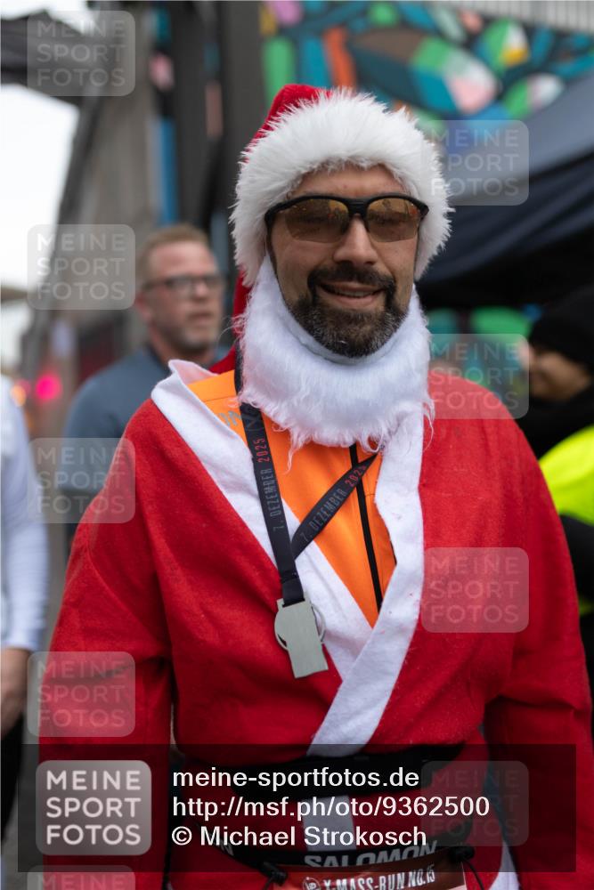 07.12.2025 - St. Pauli X-Mass-Run No. 15 Michael Strokosch http://msf.ph/oto/9362500 07.12.2025 10:59:23 Laufen 1, 7, 2025, 2025 meine-sportfotos.de