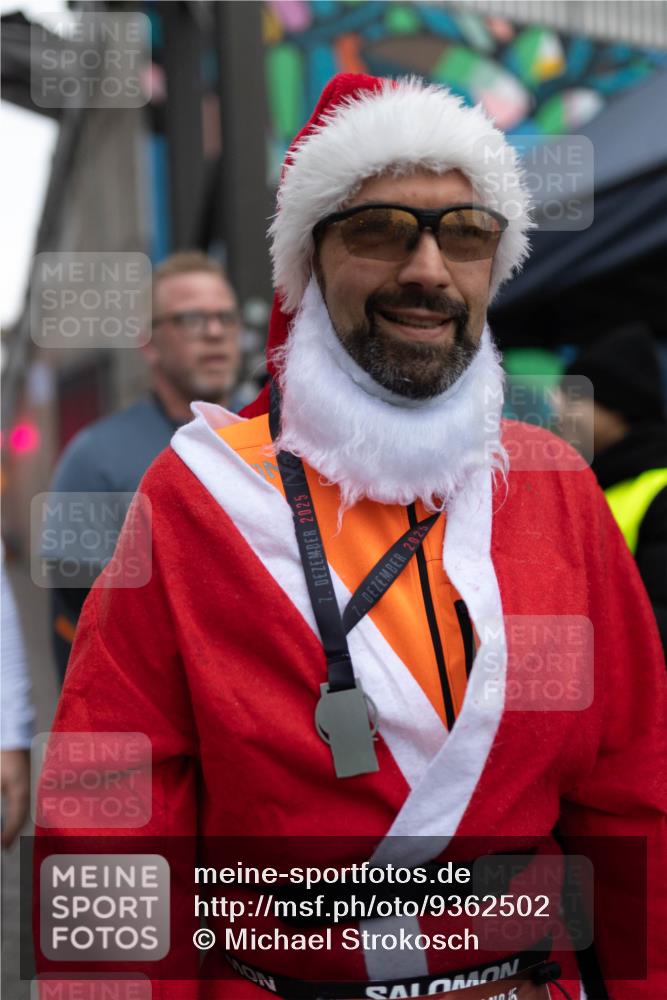 07.12.2025 - St. Pauli X-Mass-Run No. 15 Michael Strokosch http://msf.ph/oto/9362502 07.12.2025 10:59:23 Laufen 15, 7, 2025, 2025 meine-sportfotos.de