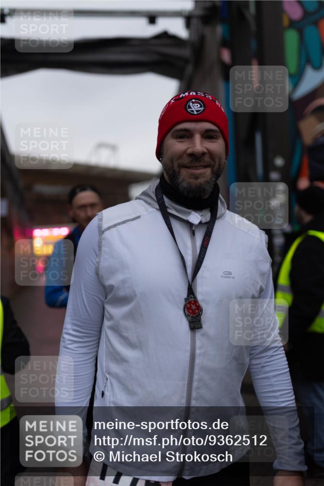 07.12.2025 - St. Pauli X-Mass-Run No. 15 Michael Strokosch http://msf.ph/oto/9362512 07.12.2025 10:59:25 Laufen  meine-sportfotos.de