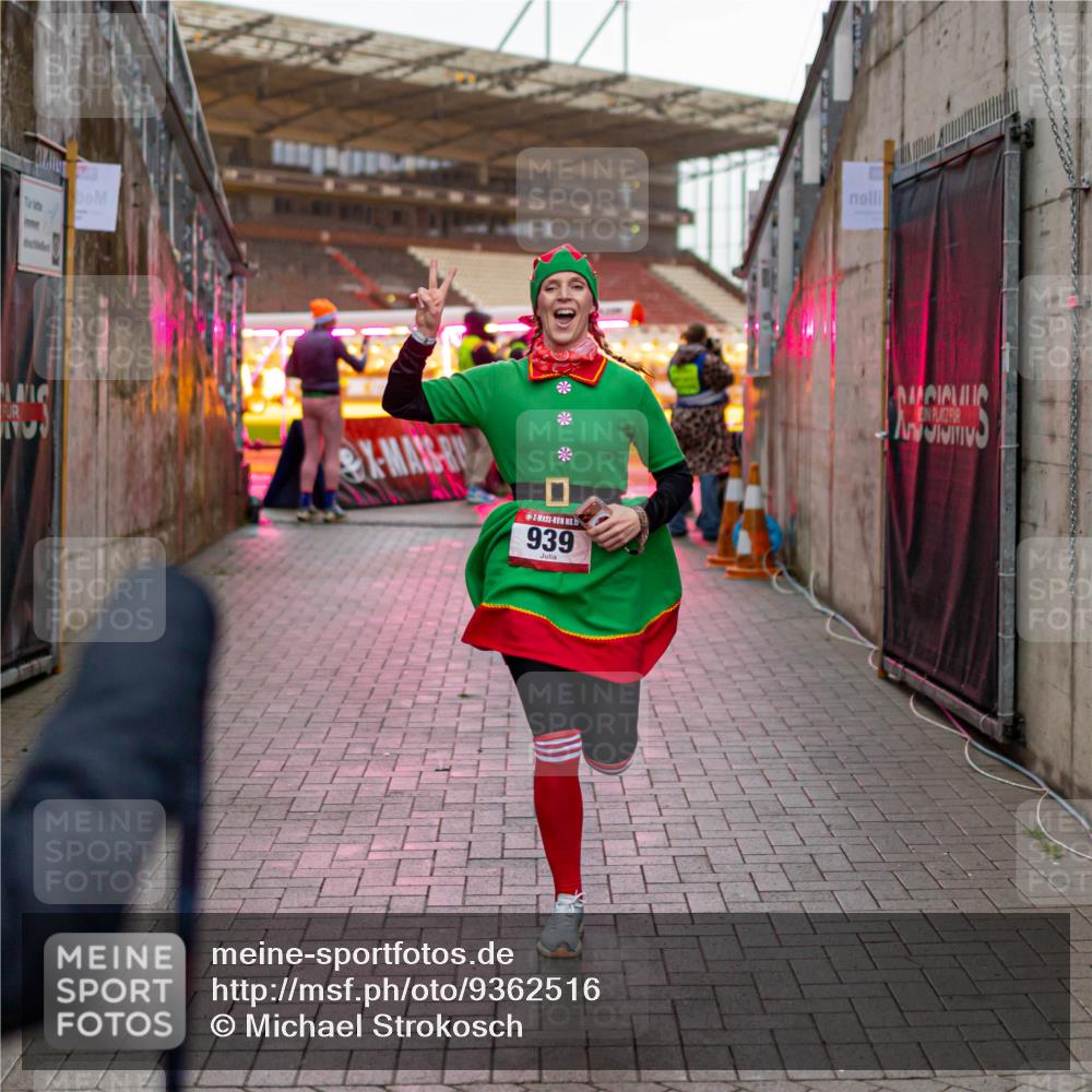 07.12.2025 - St. Pauli X-Mass-Run No. 15 Michael Strokosch http://msf.ph/oto/9362516 07.12.2025 10:59:43 Laufen 939 meine-sportfotos.de