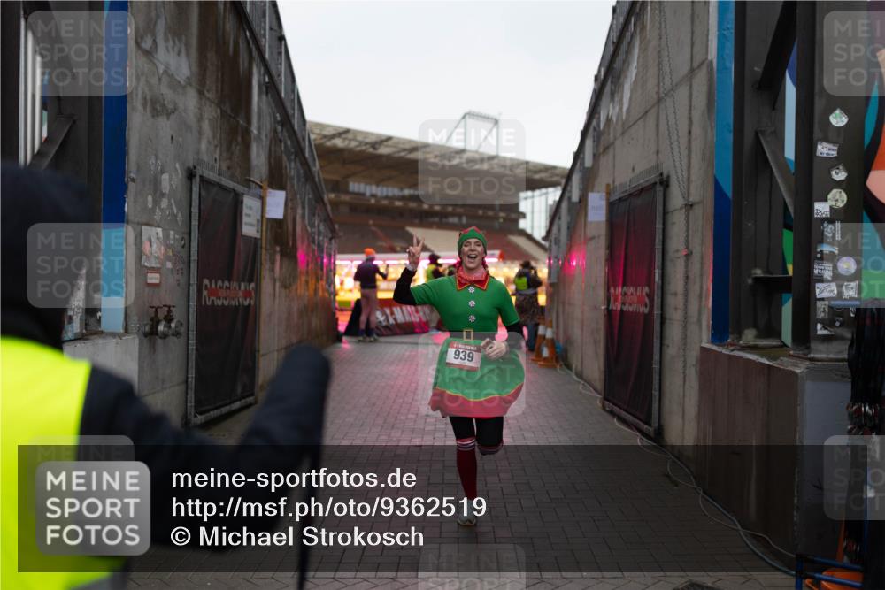 07.12.2025 - St. Pauli X-Mass-Run No. 15 Michael Strokosch http://msf.ph/oto/9362519 07.12.2025 10:59:43 Laufen 939 meine-sportfotos.de
