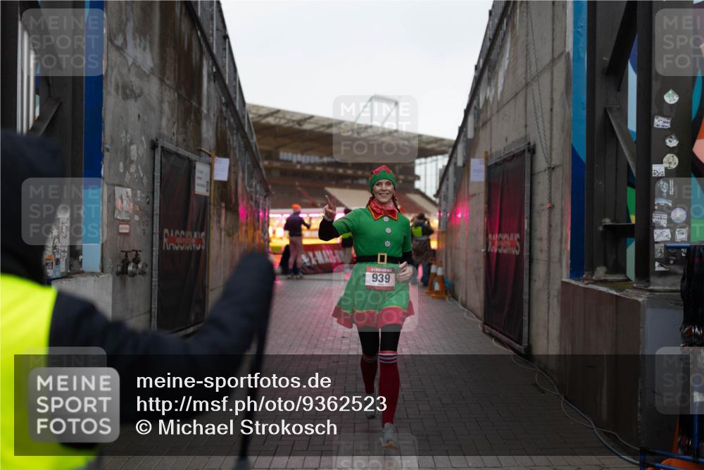 07.12.2025 - St. Pauli X-Mass-Run No. 15 Michael Strokosch http://msf.ph/oto/9362523 07.12.2025 10:59:43 Laufen 939 meine-sportfotos.de