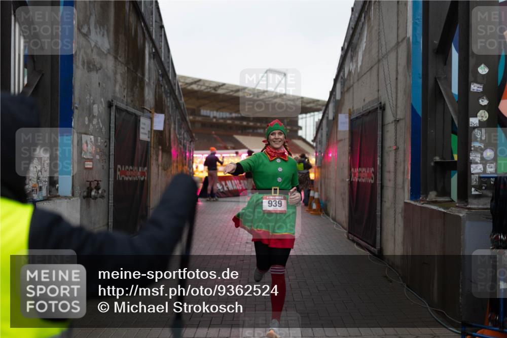 07.12.2025 - St. Pauli X-Mass-Run No. 15 Michael Strokosch http://msf.ph/oto/9362524 07.12.2025 10:59:43 Laufen 939 meine-sportfotos.de