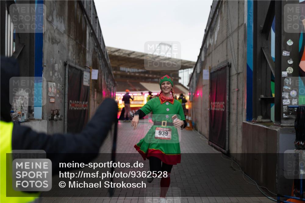 07.12.2025 - St. Pauli X-Mass-Run No. 15 Michael Strokosch http://msf.ph/oto/9362528 07.12.2025 10:59:43 Laufen 939 meine-sportfotos.de