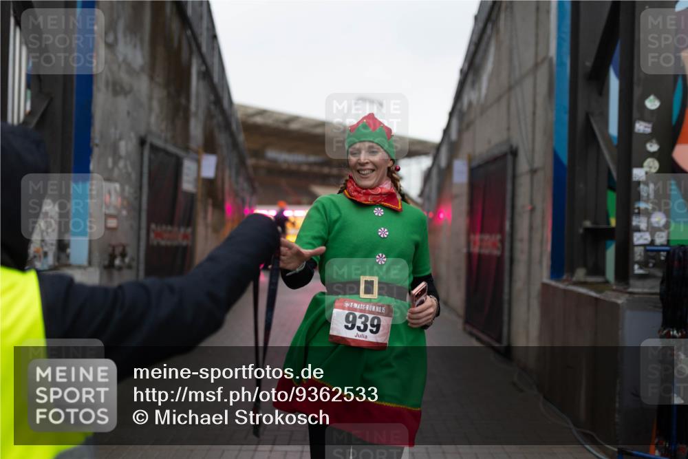 07.12.2025 - St. Pauli X-Mass-Run No. 15 Michael Strokosch http://msf.ph/oto/9362533 07.12.2025 10:59:44 Laufen 15, 939 meine-sportfotos.de
