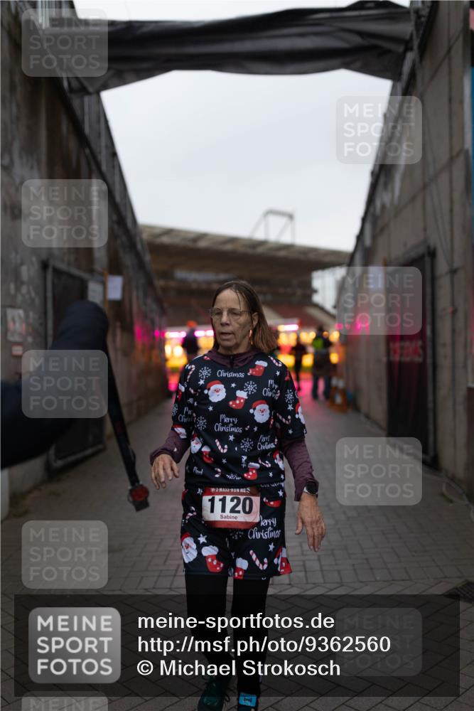 07.12.2025 - St. Pauli X-Mass-Run No. 15 Michael Strokosch http://msf.ph/oto/9362560 07.12.2025 10:59:48 Laufen 5, 1120 meine-sportfotos.de