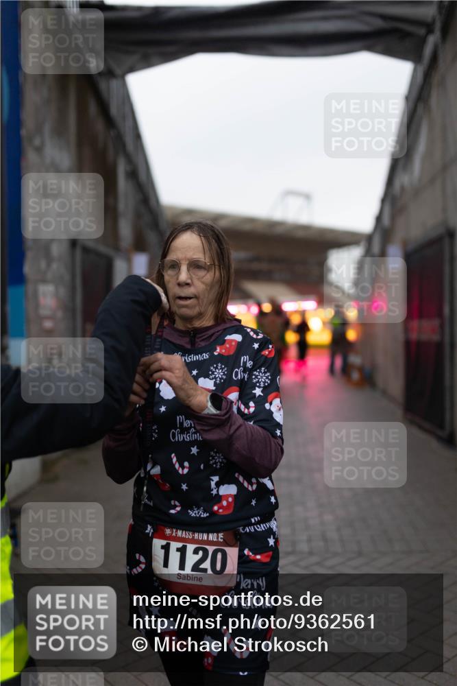 07.12.2025 - St. Pauli X-Mass-Run No. 15 Michael Strokosch http://msf.ph/oto/9362561 07.12.2025 10:59:49 Laufen 15, 1120 meine-sportfotos.de