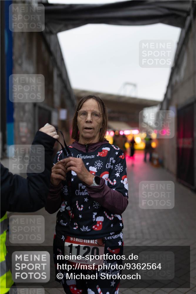 07.12.2025 - St. Pauli X-Mass-Run No. 15 Michael Strokosch http://msf.ph/oto/9362564 07.12.2025 10:59:49 Laufen 15, 1120 meine-sportfotos.de