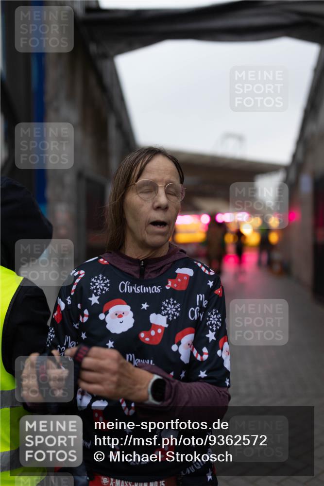 07.12.2025 - St. Pauli X-Mass-Run No. 15 Michael Strokosch http://msf.ph/oto/9362572 07.12.2025 10:59:50 Laufen 15 meine-sportfotos.de