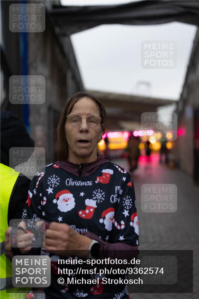 07.12.2025 - St. Pauli X-Mass-Run No. 15 Michael Strokosch http://msf.ph/oto/9362574 07.12.2025 10:59:50 Laufen  meine-sportfotos.de