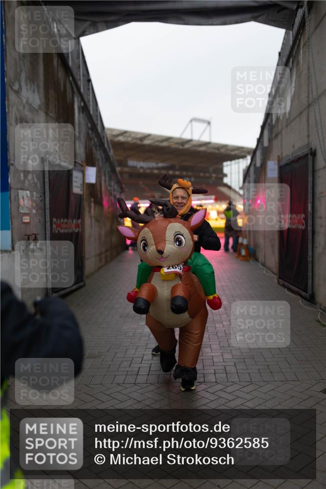 07.12.2025 - St. Pauli X-Mass-Run No. 15 Michael Strokosch http://msf.ph/oto/9362585 07.12.2025 10:59:52 Laufen  meine-sportfotos.de