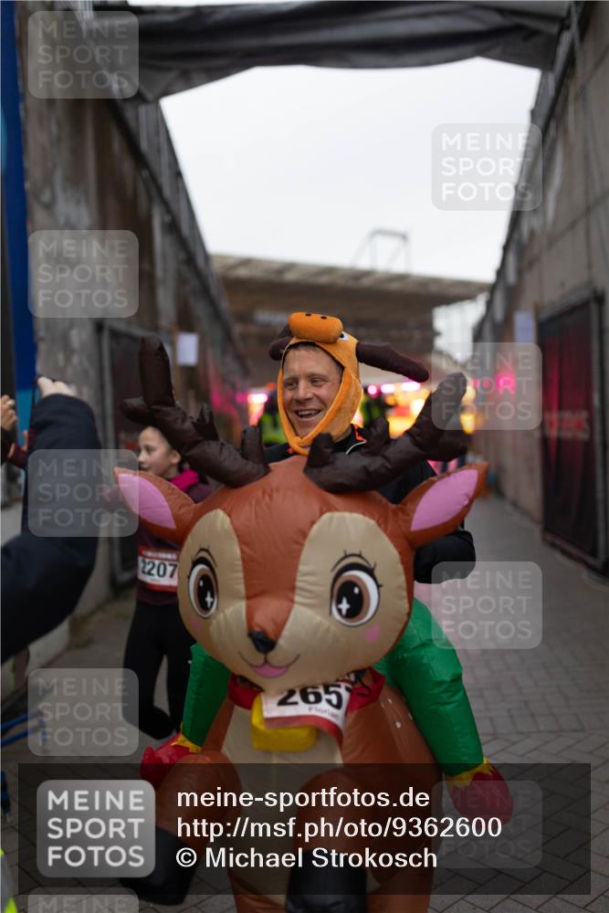 07.12.2025 - St. Pauli X-Mass-Run No. 15 Michael Strokosch http://msf.ph/oto/9362600 07.12.2025 10:59:54 Laufen 2207, 265 meine-sportfotos.de