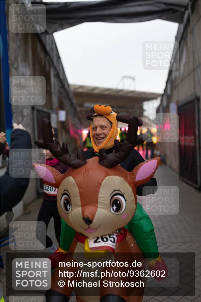 07.12.2025 - St. Pauli X-Mass-Run No. 15 Michael Strokosch http://msf.ph/oto/9362602 07.12.2025 10:59:54 Laufen 2207, 265 meine-sportfotos.de