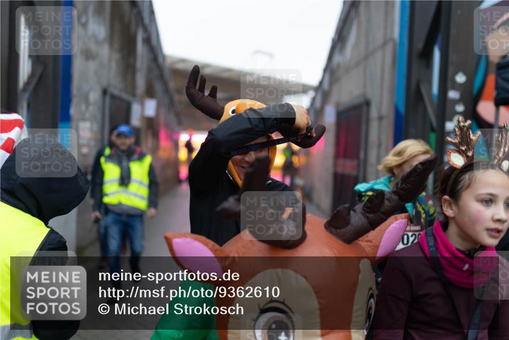 07.12.2025 - St. Pauli X-Mass-Run No. 15 Michael Strokosch http://msf.ph/oto/9362610 07.12.2025 10:59:59 Laufen 02, 7, 45 meine-sportfotos.de