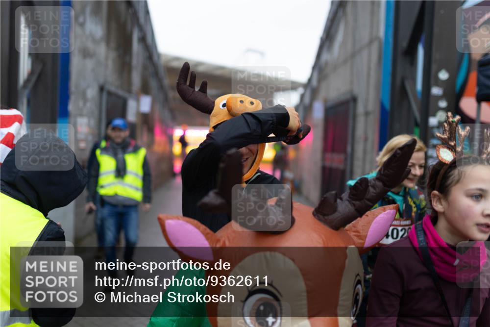 07.12.2025 - St. Pauli X-Mass-Run No. 15 Michael Strokosch http://msf.ph/oto/9362611 07.12.2025 11:00:00 Laufen 20 meine-sportfotos.de