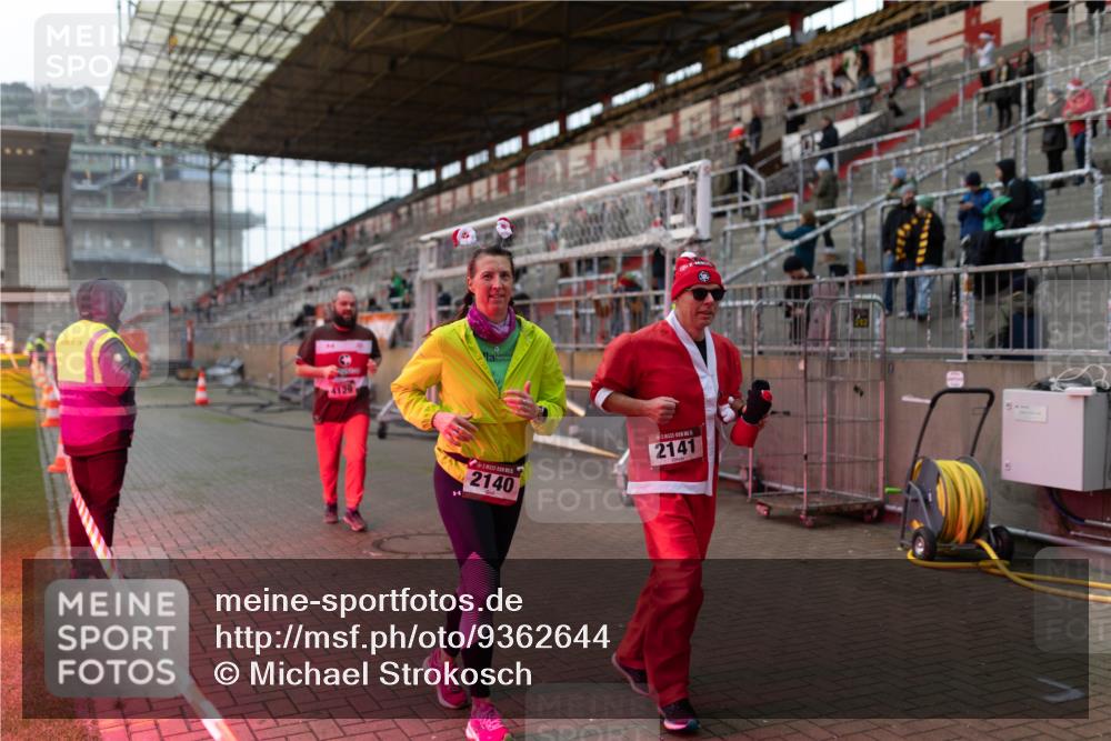 07.12.2025 - St. Pauli X-Mass-Run No. 15 Michael Strokosch http://msf.ph/oto/9362644 07.12.2025 11:00:51 Laufen 4129, 2140, 2141 meine-sportfotos.de
