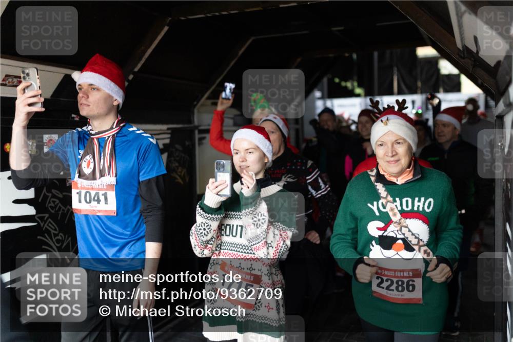 07.12.2025 - St. Pauli X-Mass-Run No. 15 Michael Strokosch http://msf.ph/oto/9362709 07.12.2025 11:13:12 Laufen 1041, 15, 1715, 15, 2286 meine-sportfotos.de