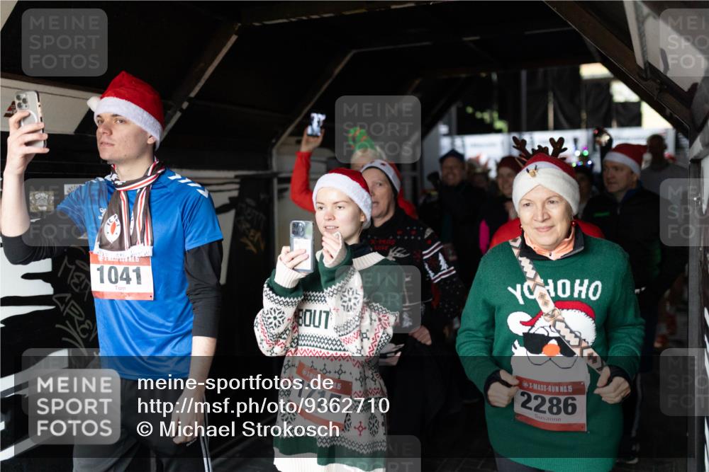 07.12.2025 - St. Pauli X-Mass-Run No. 15 Michael Strokosch http://msf.ph/oto/9362710 07.12.2025 11:13:13 Laufen 1041, 4, 8, 2577, 15, 1715, 15, 2286 meine-sportfotos.de