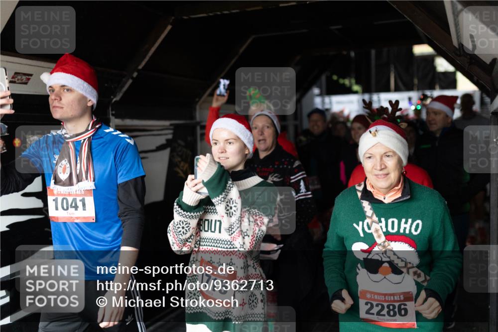 07.12.2025 - St. Pauli X-Mass-Run No. 15 Michael Strokosch http://msf.ph/oto/9362713 07.12.2025 11:13:13 Laufen 1041, 15, 1715, 15, 2286 meine-sportfotos.de