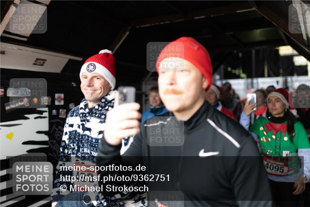 07.12.2025 - St. Pauli X-Mass-Run No. 15 Michael Strokosch http://msf.ph/oto/9362751 07.12.2025 11:13:19 Laufen 5, 498, 4095 meine-sportfotos.de