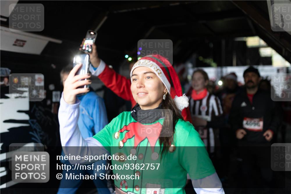 07.12.2025 - St. Pauli X-Mass-Run No. 15 Michael Strokosch http://msf.ph/oto/9362757 07.12.2025 11:13:20 Laufen 9697 meine-sportfotos.de