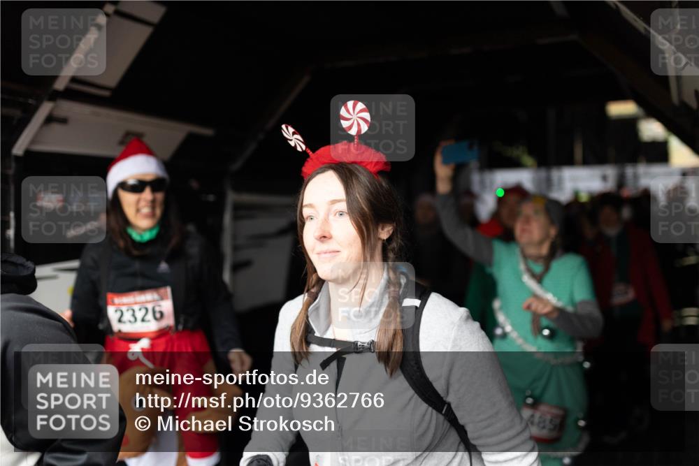 07.12.2025 - St. Pauli X-Mass-Run No. 15 Michael Strokosch http://msf.ph/oto/9362766 07.12.2025 11:13:27 Laufen 2326, 485 meine-sportfotos.de