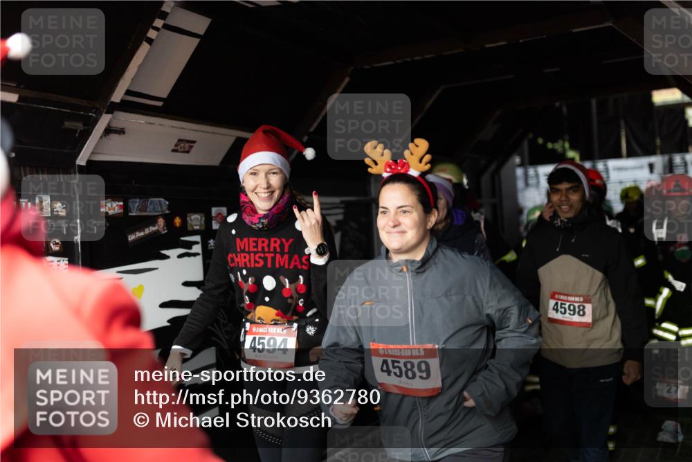 07.12.2025 - St. Pauli X-Mass-Run No. 15 Michael Strokosch http://msf.ph/oto/9362780 07.12.2025 11:13:30 Laufen 4594, 15, 4589, 4598, 27 meine-sportfotos.de