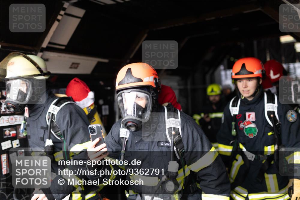 07.12.2025 - St. Pauli X-Mass-Run No. 15 Michael Strokosch http://msf.ph/oto/9362791 07.12.2025 11:13:32 Laufen  meine-sportfotos.de