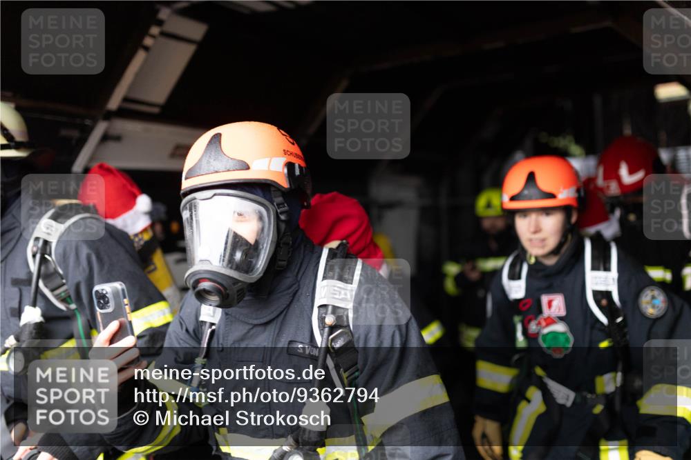 07.12.2025 - St. Pauli X-Mass-Run No. 15 Michael Strokosch http://msf.ph/oto/9362794 07.12.2025 11:13:32 Laufen  meine-sportfotos.de