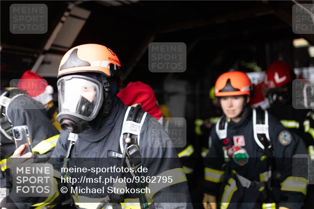 07.12.2025 - St. Pauli X-Mass-Run No. 15 Michael Strokosch http://msf.ph/oto/9362795 07.12.2025 11:13:33 Laufen  meine-sportfotos.de