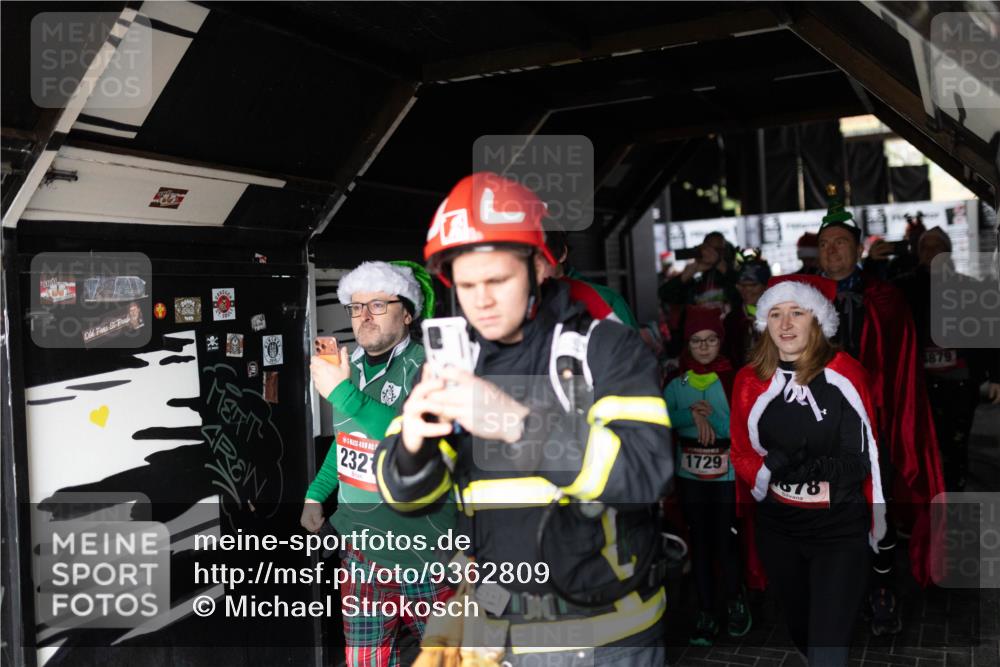 07.12.2025 - St. Pauli X-Mass-Run No. 15 Michael Strokosch http://msf.ph/oto/9362809 07.12.2025 11:13:36 Laufen 232, 1729, 678, 1879 meine-sportfotos.de