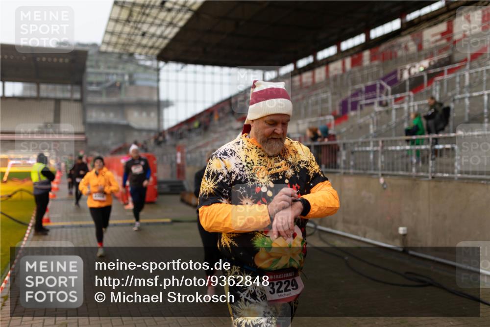 07.12.2025 - St. Pauli X-Mass-Run No. 15 Michael Strokosch http://msf.ph/oto/9362848 07.12.2025 11:19:35 Laufen 3229 meine-sportfotos.de