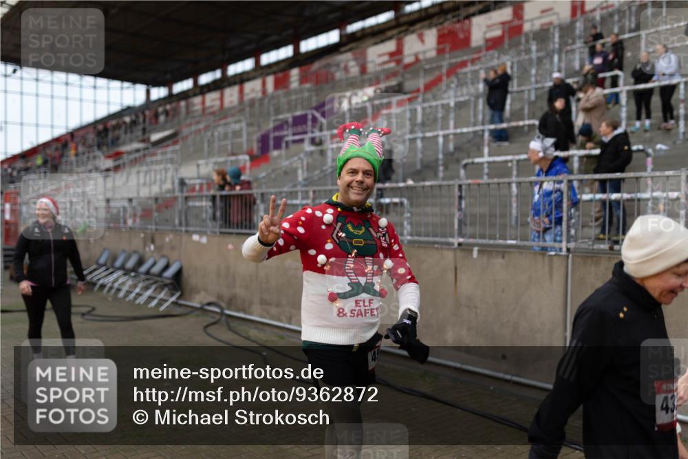 07.12.2025 - St. Pauli X-Mass-Run No. 15 Michael Strokosch http://msf.ph/oto/9362872 07.12.2025 11:19:54 Laufen 43 meine-sportfotos.de