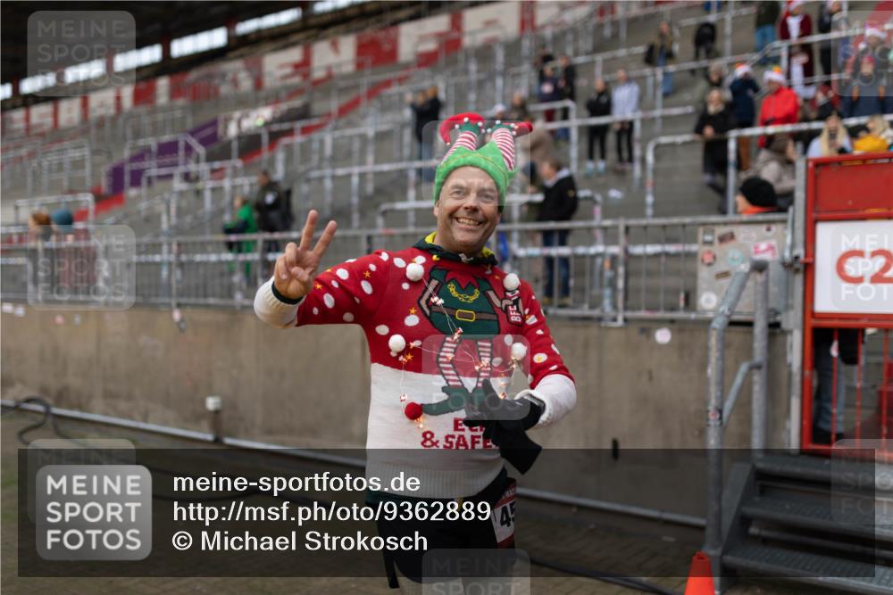 07.12.2025 - St. Pauli X-Mass-Run No. 15 Michael Strokosch http://msf.ph/oto/9362889 07.12.2025 11:19:55 Laufen 4, 2 meine-sportfotos.de